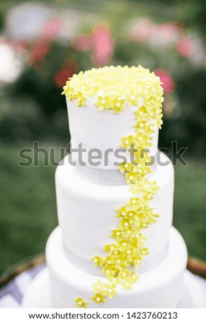 wedding cake topper white flowers