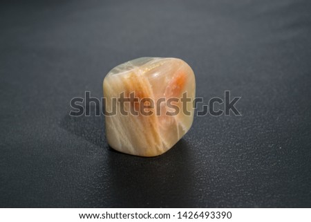A kind of opal stone mineral in the form of a cube

