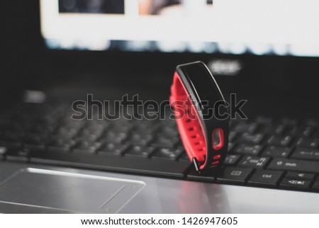 Smart watch Placed on the laptop