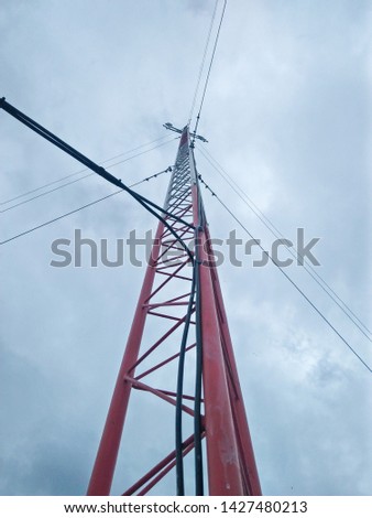 Radio communication antenna image, Sky background