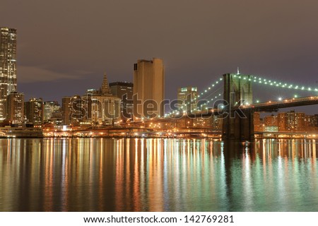 Brooklyn bridge in New York at night