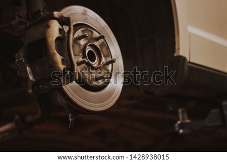 Uncovered wheel brakes without tires