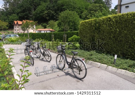 BIKE PLACE CANTABRIA SUMMER DAY BEAUTIFUL PARK ELECTRIC