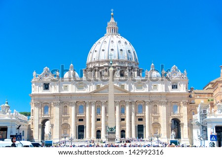 Basilica di San Pietro, Vaticano, Roma, Italia Royalty-Free Stock Photo #142992316