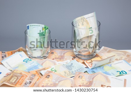 Euro banknotes used in the European Community. Legal use money for the purchase of service goods, objects, to be able to pay in the market. The banks use it to give loans to companies and people. Mone