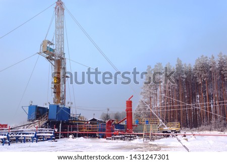 overhaul of oil and gas wells, the intensification of production by pumping acid into the reservoir