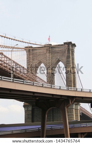 Brooklyn Bridge – New York – USA