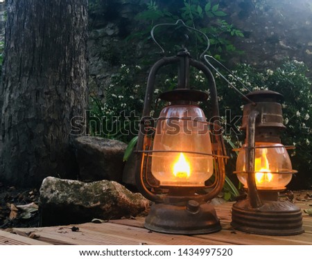À little sweetness : Lanterns in the gardern 