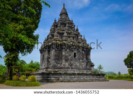 Candi Sojiwan is a Buddhis temple near Prambanan temple. This temple is smaller than Prambanan or Plaosan, but still have an amazing architectural design.