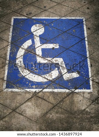 Symbol walkway for people with disabilities