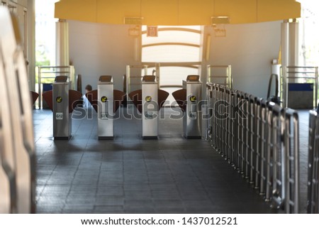 Automatic fare collection gate (AFC) on station equipment for ticket pass
