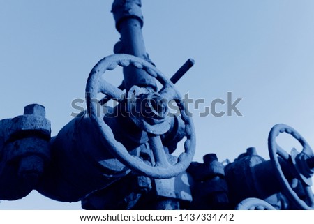 Oil pipeline switch，close-up pictures of  