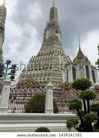 Pure picture of Thai famous temple, Wat Arun