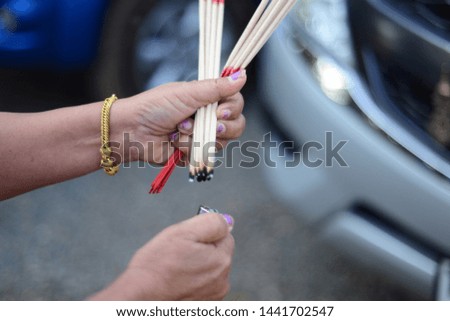 Hands that incense in important religious works