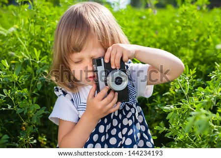 little girl photographer