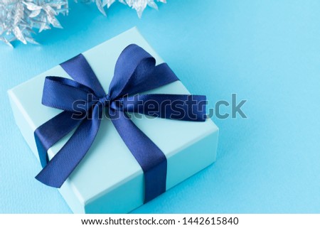 Image of refined blue present