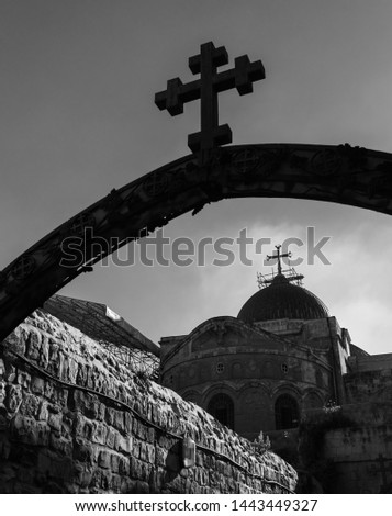 A black and white picture of one of the checkpoints of the Via Dolorosa next to the Church of the Holy Sepulchre (Jerusalem).