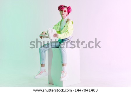 woman with pink hair hairstyle fashion style