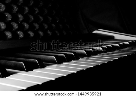 piano black wite studio keyboard