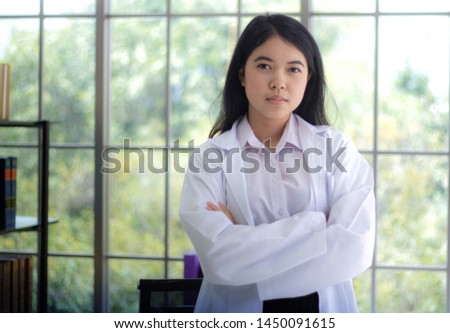 Beautiful Asian woman Doctor in the laboratory