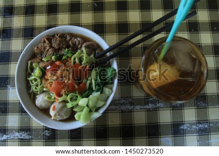 Mie suket is a traditional noodle made from natural ingredients that are environmentally friendly and without preservatives. the color of noodles comes from mustard leaves.