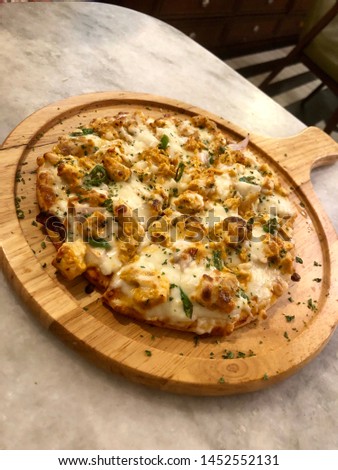 Pizza time.. spicy chicken cheese pizza