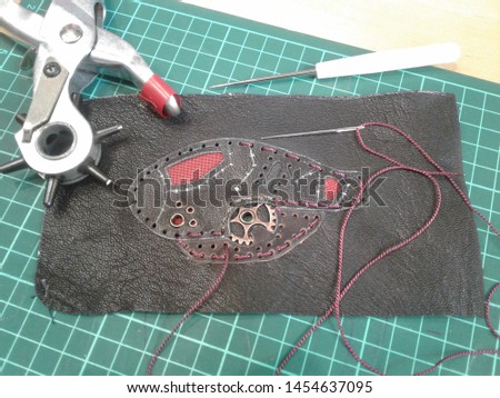 Sewing a leather phone case