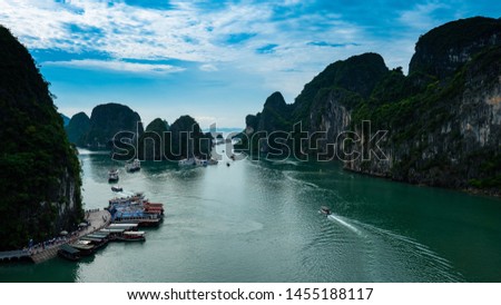 Vietnam Halong Bay boat tour landscape view