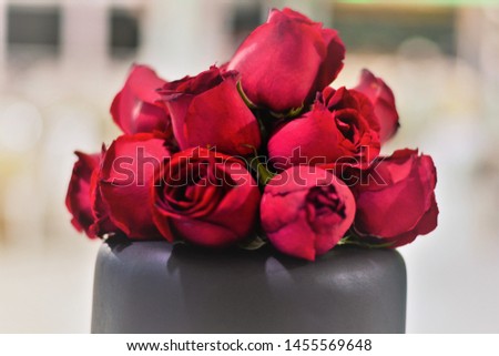 Red roses decorating party table
