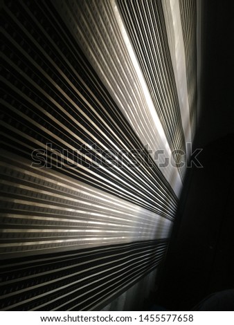 Endless straight lines with back light