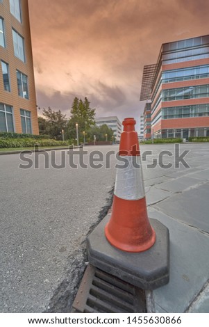Danger signal on the pavement