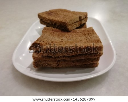 Pictures of brown bread on a plate