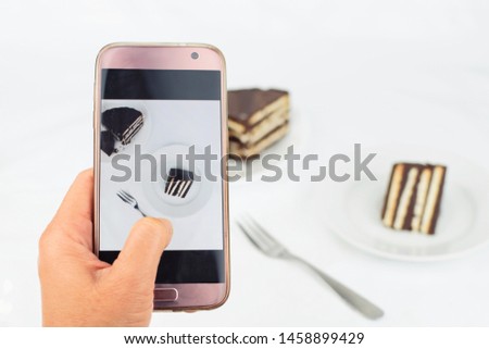 take a photo of chocolate cake by smartphone