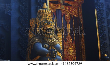 Picture of Balinese Temple Gate Guardian Statue