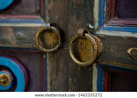 old handle door wood background
