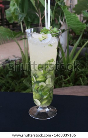 Cocktail drink that consists of five ingredients: The combination of sweetness, orange flavor and mint scent of herbs is intended to fill the rum and make Mojito a popular summer drink.