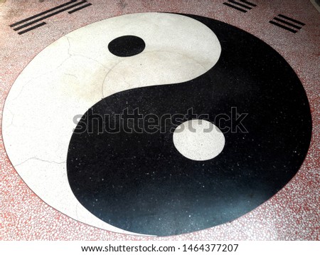 Tai Chi image floor close-up