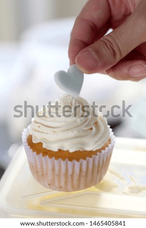 The picture of cupcake making.