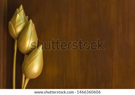 Lotus gold in the door at temple Thai.