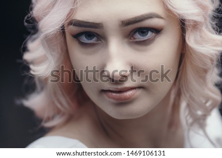 portrait of a beautiful blonde girl, face of a young woman with curly hair, cosplay, image of a peasant woman, fairy-tale character, actress