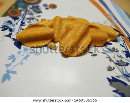 Baked potato chips in plate picture