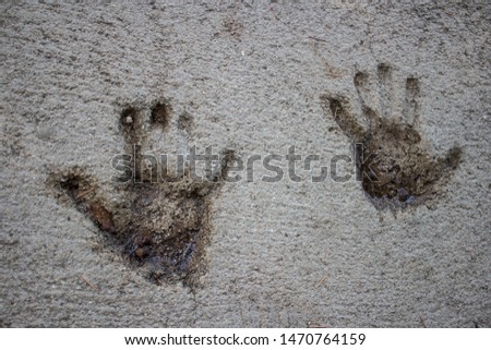 Hand print in the stone 
