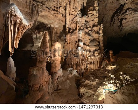 Cave picture Carlsbad Caverns stalagtite