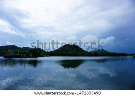 This is a beautiful lake. It;s so peaceful.