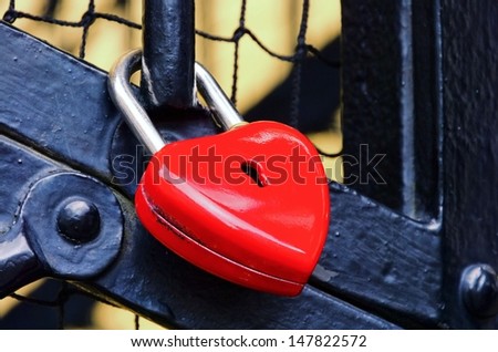 padlock heart 