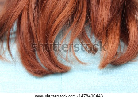 Red hair hairstyles and how to keep the hair ends into the shape of women
