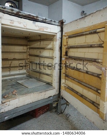 Oven used for baking clay bowls or ceramic cups.