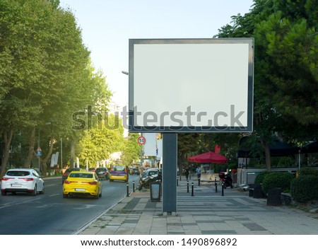 Billboard, Urban totem advertising spaces