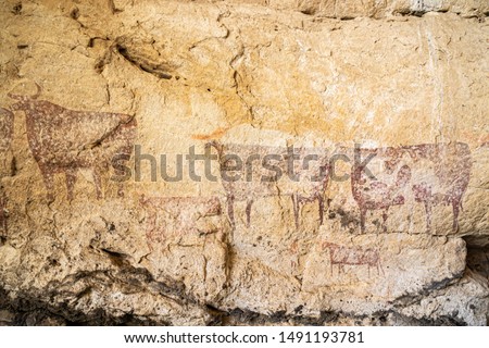 Cave paintings and petroglyphs in the Sahara desert, Terkei Kisimi, Chad