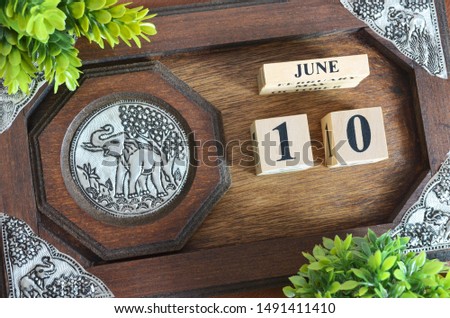 June month with elephant silver wooden design, Date 10.